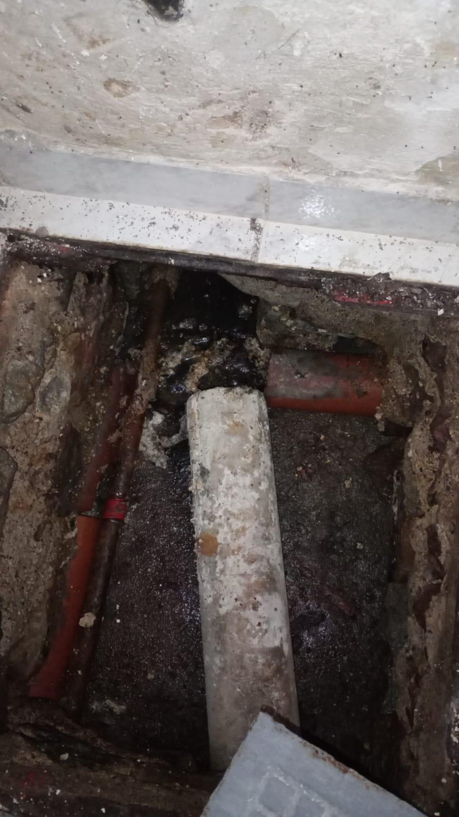 Prepojenie kanálu a prečistenie mechanickým krtkom